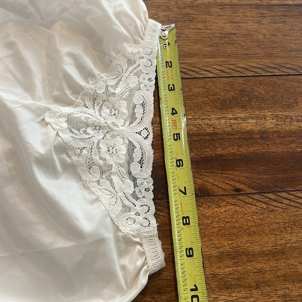 Vintage Hanes Women's Cream Beige Nylon Maxi Half Slip intimates Shapewear sz M - Picture 12 of 16